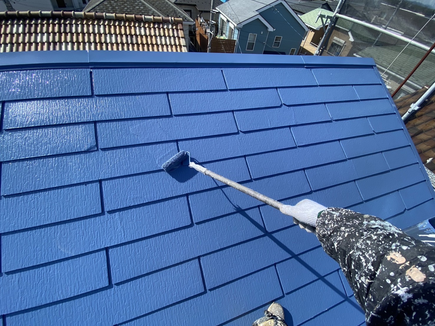 相模原市南区O様邸外壁屋根塗装工事　屋根上塗り工事