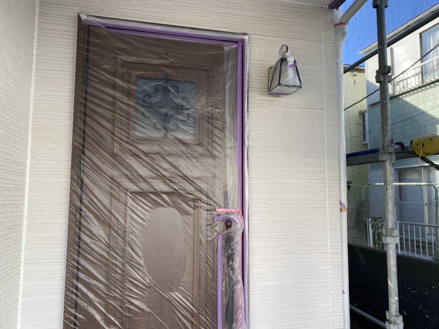 相模原市南区H様邸外壁屋根塗装工事　外壁下塗り工事