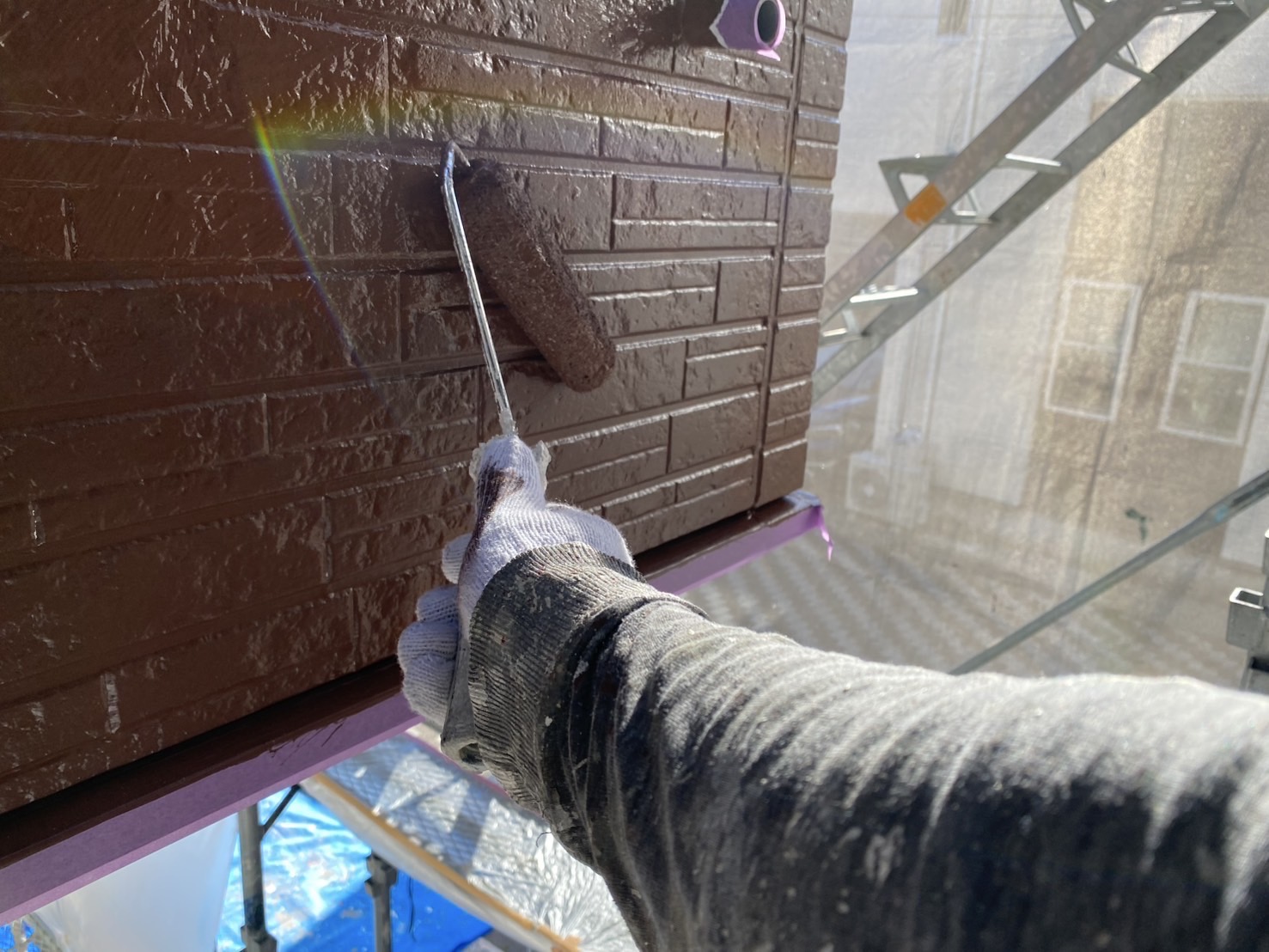 相模原市南区H様邸外壁屋根塗装工事　外壁上塗り工事