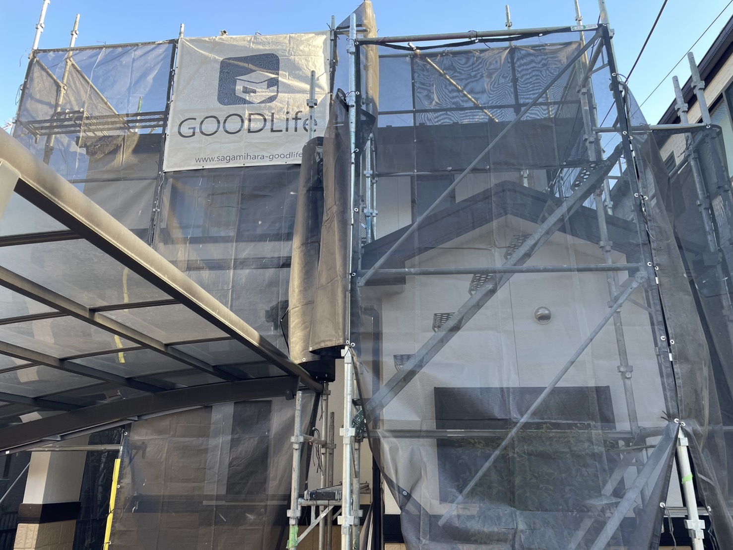 相模原市南区K様邸外壁屋根塗装工事　足場架設