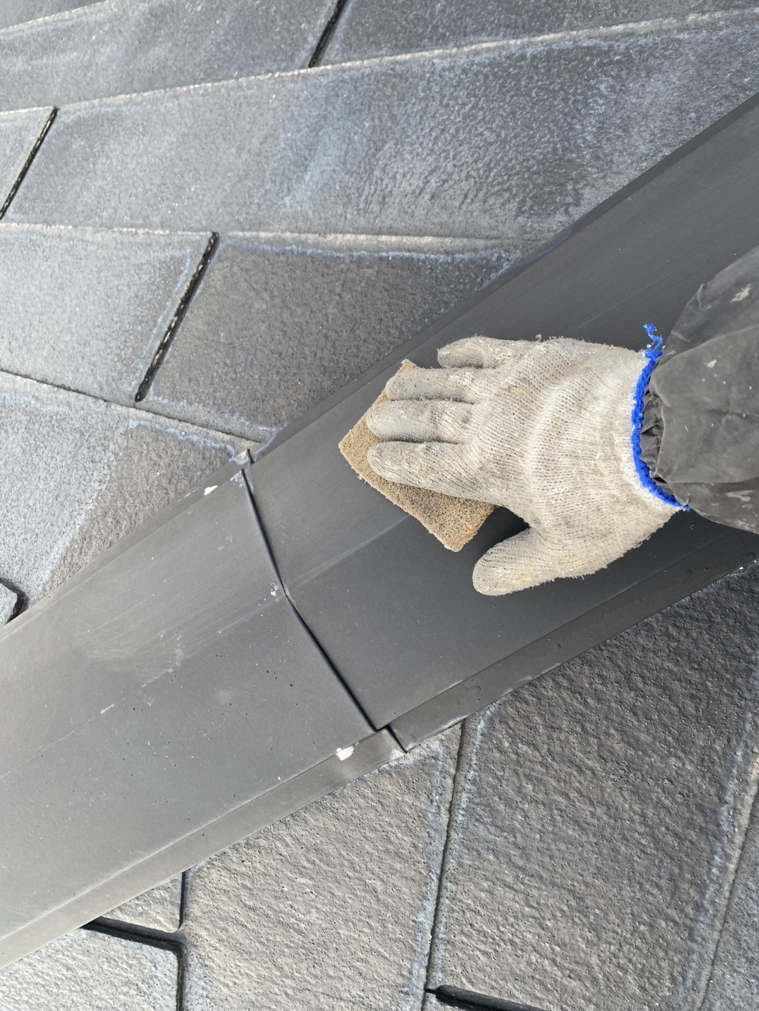 相模原市南区K様邸外壁屋根塗装工事　鉄部錆止め