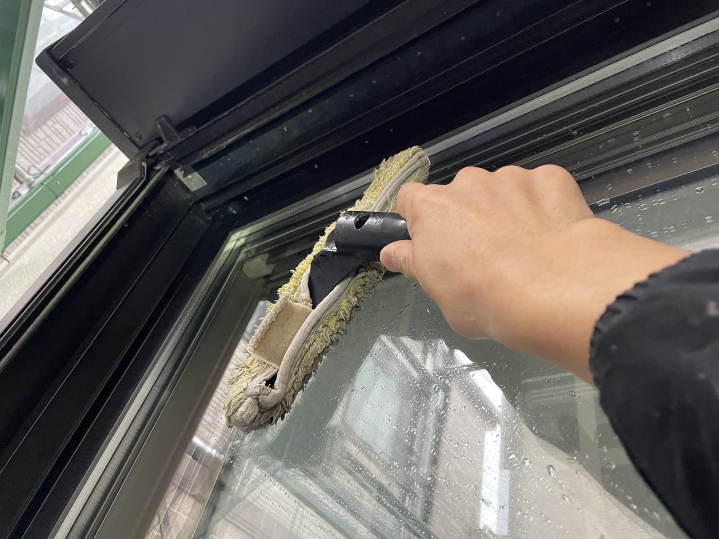 相模原市南区K様邸外壁屋根塗装工事　清掃作業