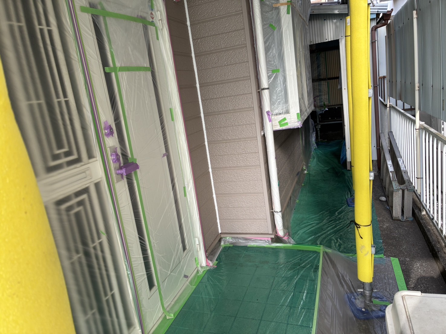 相模原市南区H様邸外壁屋根塗装工事　養生作業