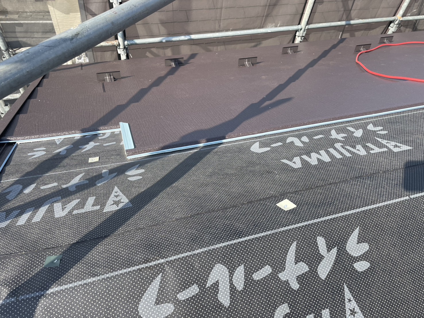 相模原市南区T様邸外壁塗装屋根工事　金属屋根上葺き工事