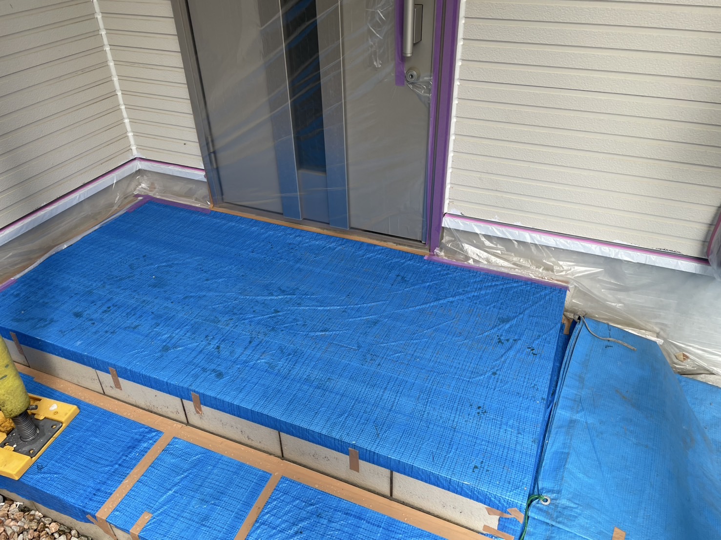 相模原市南区S様邸外壁屋根塗装工事　養生作業