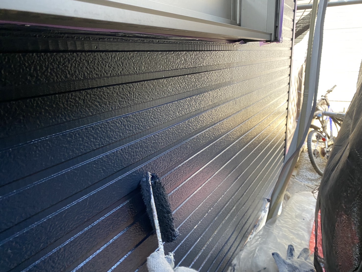 相模原市中央区S様邸外壁屋根塗装工事　外壁上塗り工事