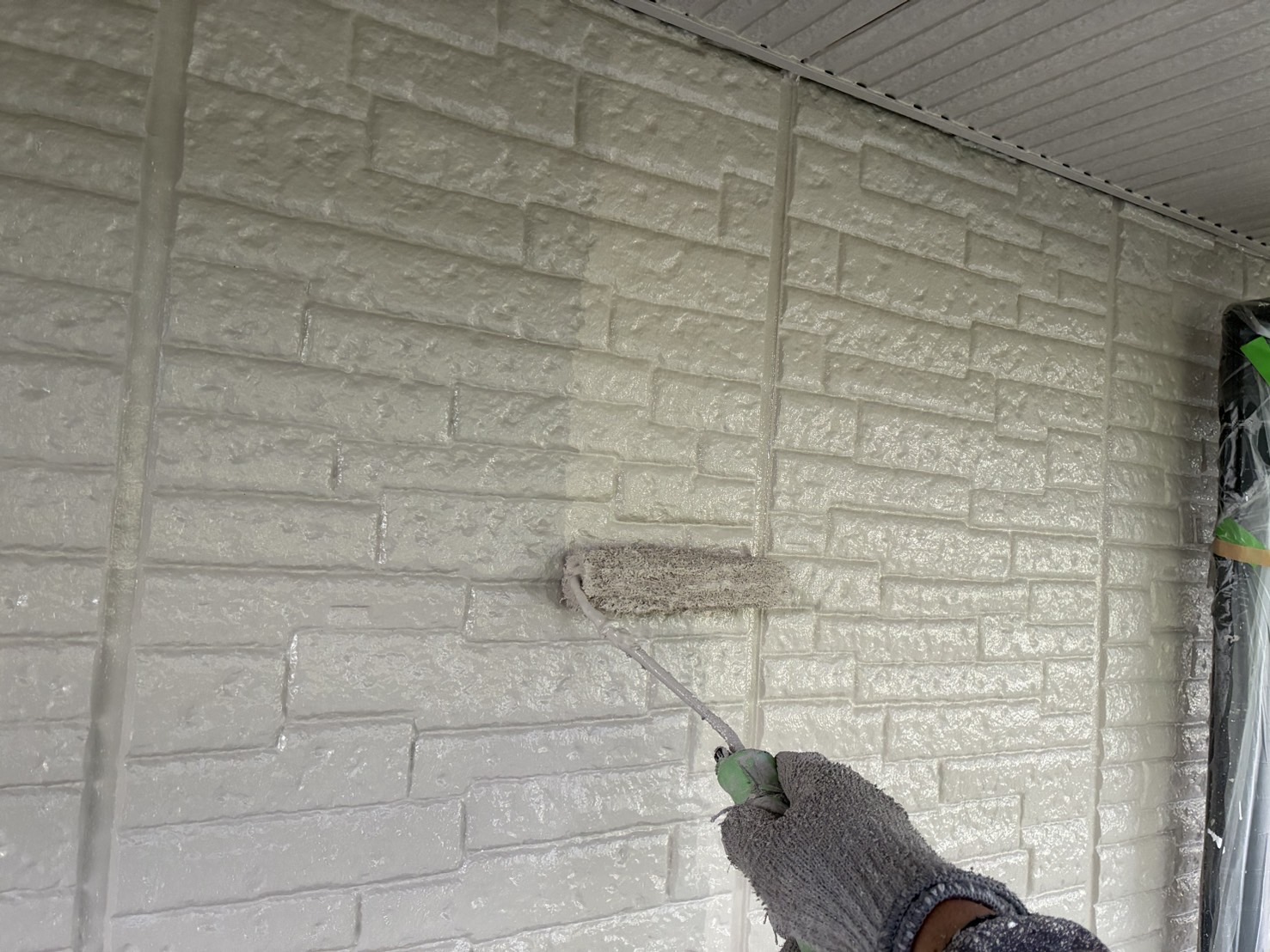 相模原市南区A様邸外壁塗装工事　外壁上塗り工事