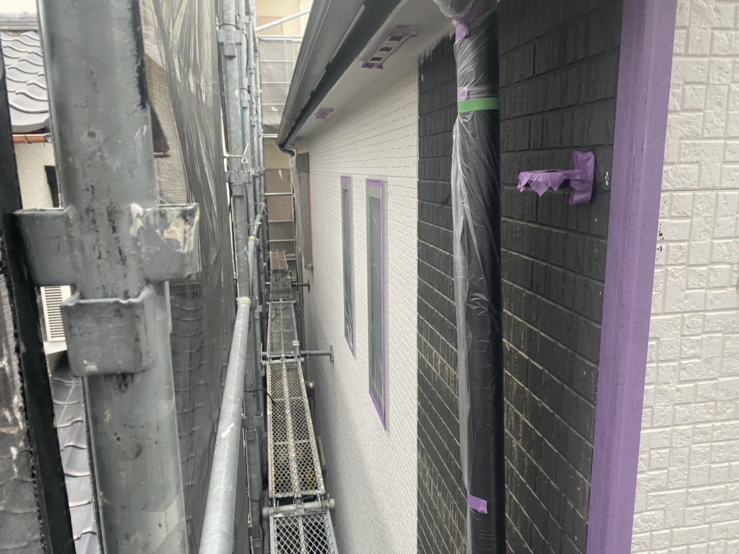 相模原市南区H様邸外壁屋根塗装工事　養生作業